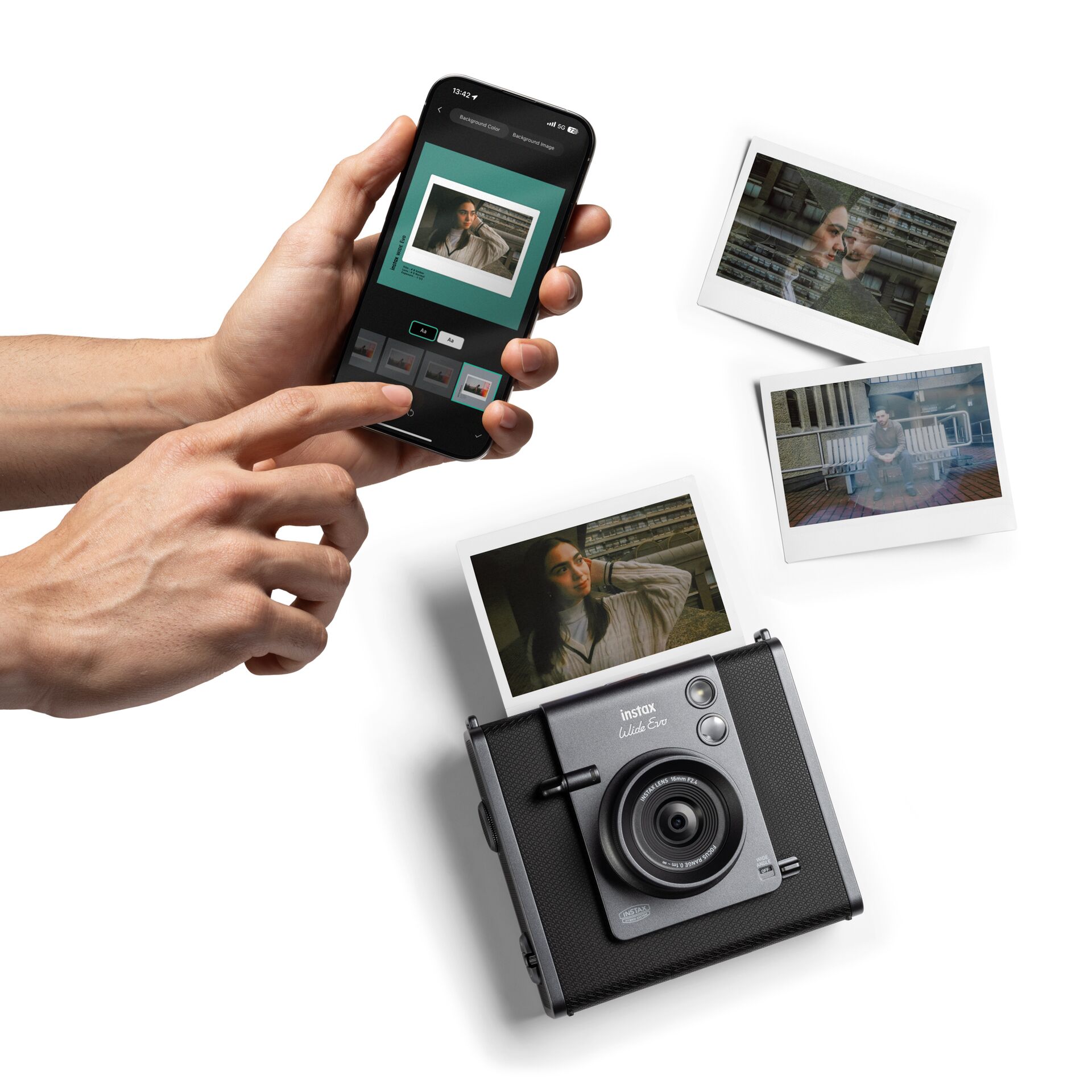 online-and-social-(sns-&-web-ready)-instax-wide-evo---promotional-images---09---selecting-from-sns-gallery-0752--(1-1).jpg
