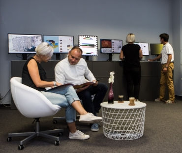 eizo-showroom-180904--l8a5083-web.jpg