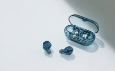 wf-c710n-glassblue-in-situation-large.jpg