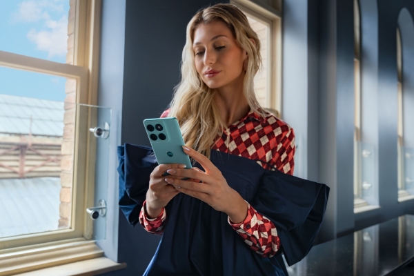 2025-motorola-edge-edge-60-fusion-gallery-shoot-photos-2-(1).jpg