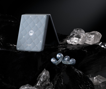 motorola-razr-swarovski-tabletop(1).jpg