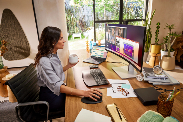 hp-series-7-pro-34inch-wqhd-conferencing-monitor-734pm-965-ergonomic-wireless-keyboard-925-ergonomic-wireless-mou-m1564070.jpg