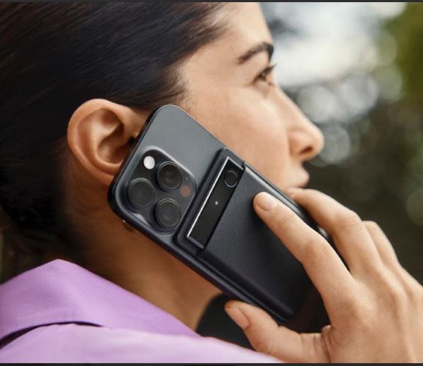plaud-note-pro-phone-web.jpg