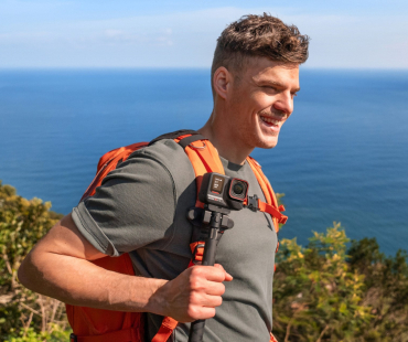 insta360-ace-pro-2-hiking-1.jpg