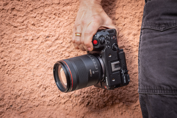 eos-c50-lifestyle.jpg