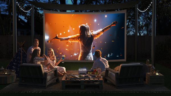 benq-tk705i-scenario-outdoor.jpg