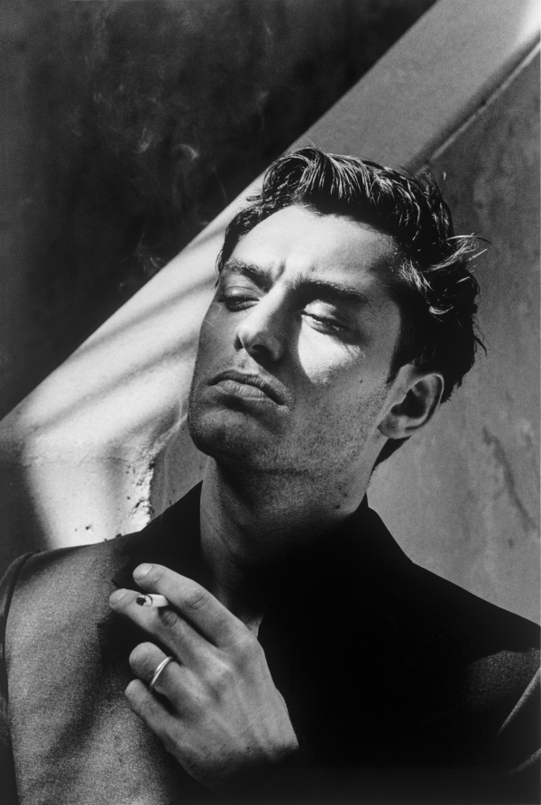 2b-helmut-newton,-jude-law,-monaco-2001,-copyright-helmut-newton-foundation.jpg