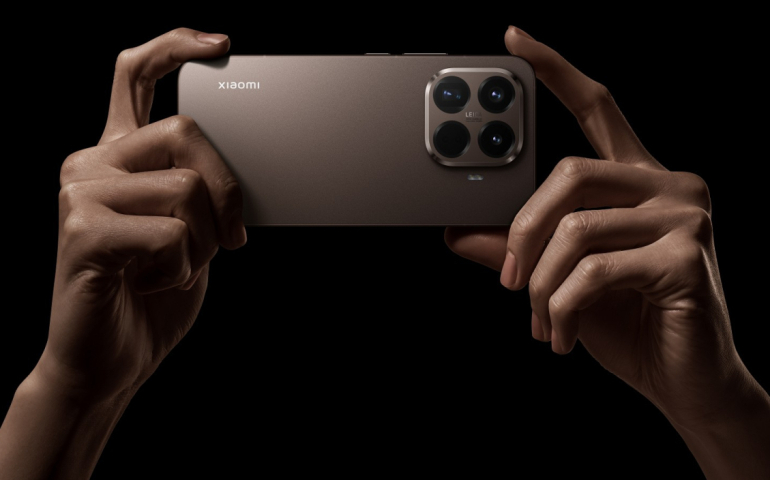 xiaomi-15t-pro-handhold-02-mocha-gold-r14.jpg