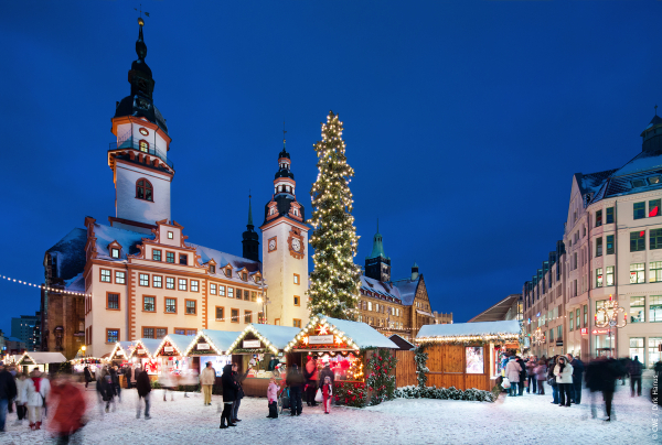 chemnitz-weihnachtsmarkt-auf-dem-markt-im-schneecwe-dirk-hanus.jpg