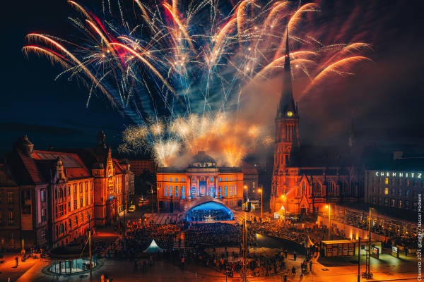 feuerwerk-am-chemnitzer-opernhauschemnitz-2025-ggmbh-nasser-hashemi.jpg