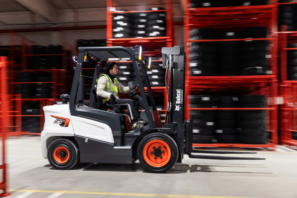 20231214-bobcatmh-forklifts-d30-action-081.jpg