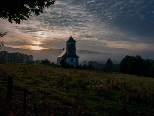 2-misto-jan-budenik--mlhave-rano.jpg