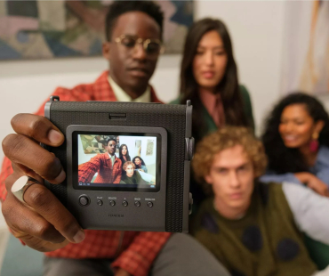 instax-wide-evo-stills-small-17374792998341.jpg