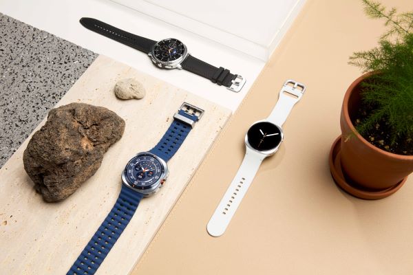 014-product-design-galaxy-watch8-silver-galaxy-watch8-classic-black-galaxy-watch-ultra-titanium-blue.jpg