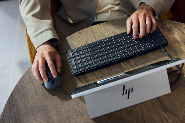 hp-eliteboard-g1a-next-gen-ai-pc-lifestyle5.jpg