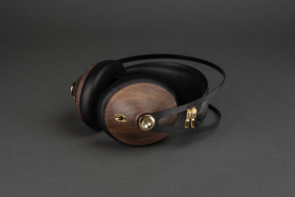 meze-99-classics-2gen-06.jpg
