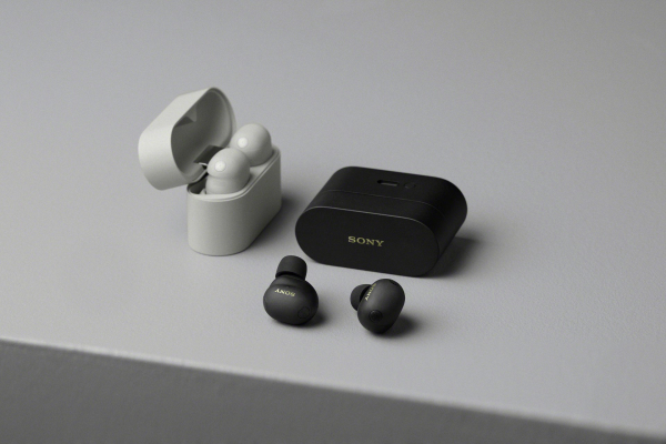 wf-1000xm6-black-platinumsilver-insituation-large.jpg