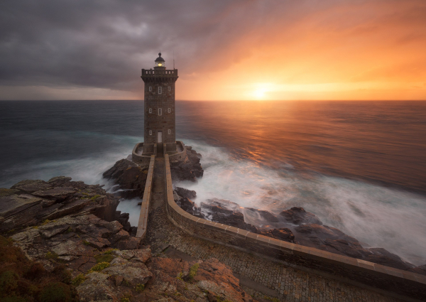 le-phare-de-kermorvan---normandie---jiri-sebek.jpg