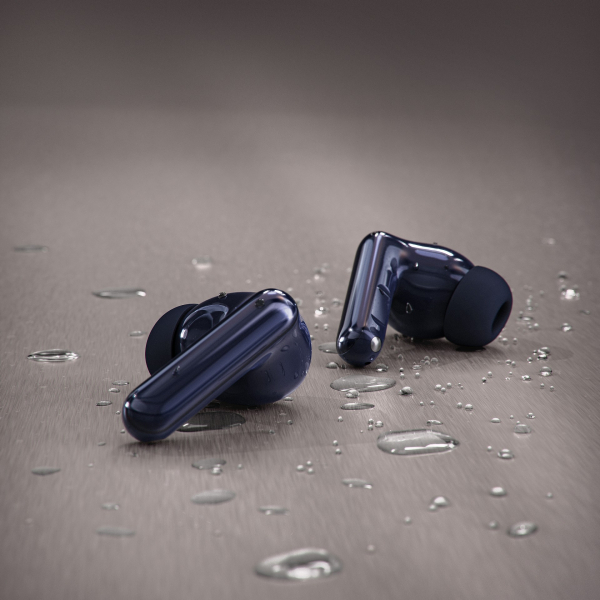 moto-buds-2-plus-silhouette-design---ipx4.jpg